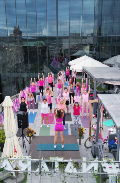 Pink and Peach Live Beauty Q&A Animated Instagram Story